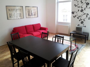  Anna 2 bedrooms 2 bathrooms 3 bikes  Будапешт